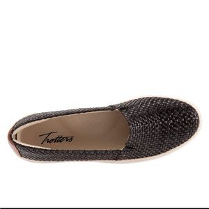 Black Trotters® Accent slip-on shoe
